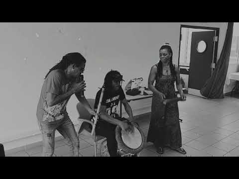 Max Télèphe et Loy Sonjah chantent à l'Espace Gran Moun (Ehpad)