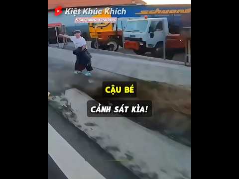 biker may mắn khi gặp cậu bé