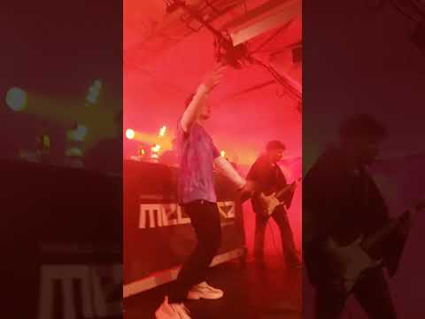 Hey wake up - Totally Nothin ft Hey Yendo