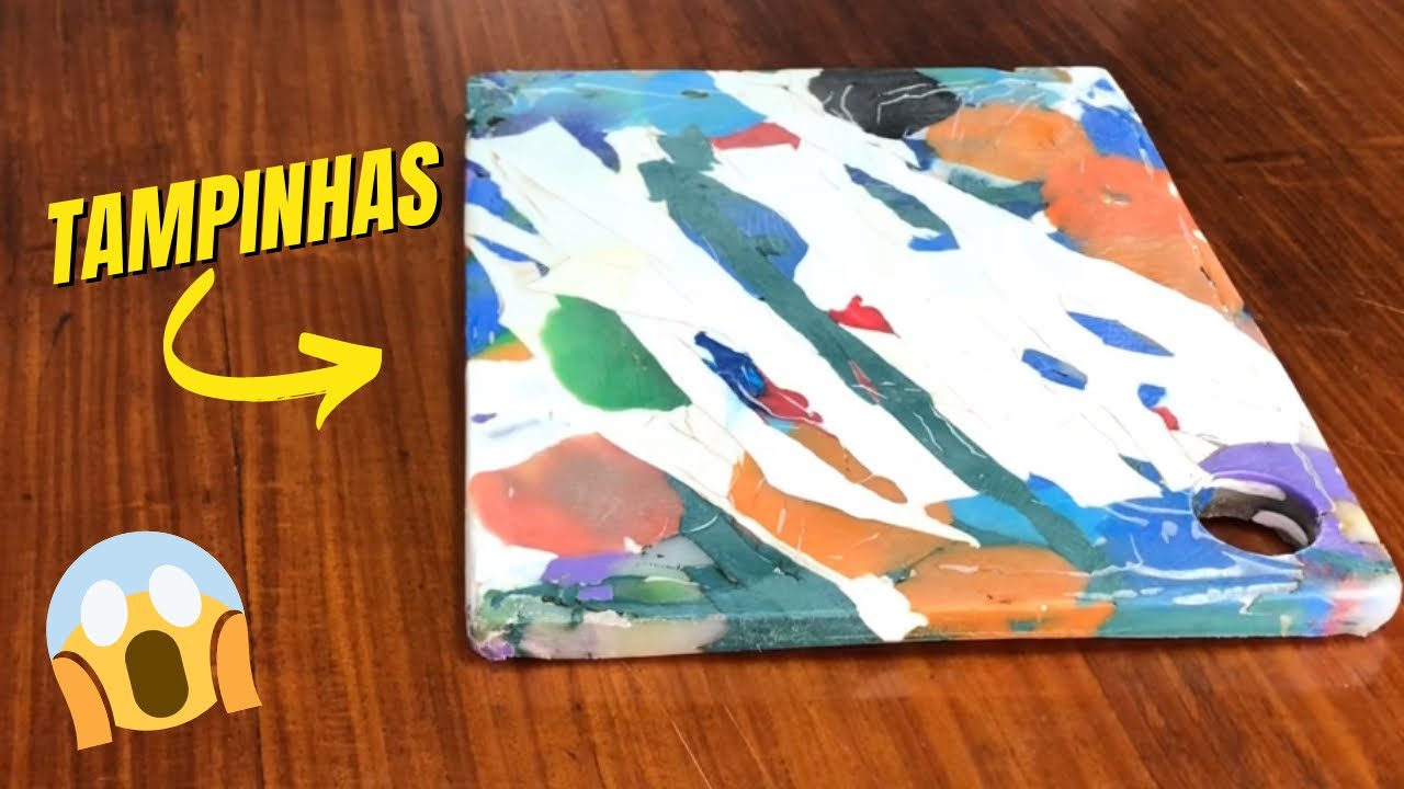 Feito com tampinhas de garrafa, totalmente caseiro