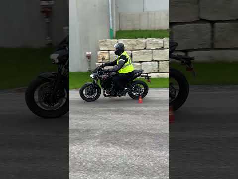7 m Slalom, Klasse A, Kawa Z650, 2. oder 3. Gang ? #335 #shorts #freyfahren #motorrad #youtubeshorts