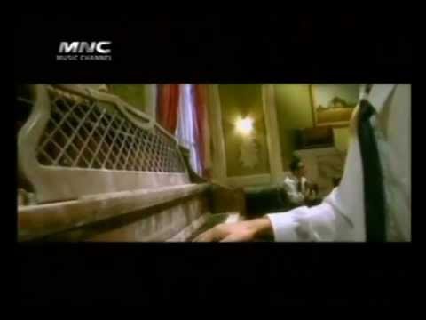 Tak Mungkin Kumelepasmu by DYGTA feat. ANDINA