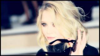 Hello, hello anybody out there? || Multifemale