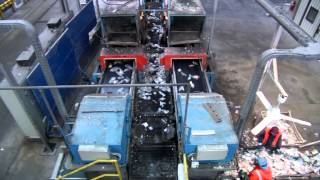 COREPLA - La seconda vita degli imballaggi in plastica. Dalla raccolta al riciclo.