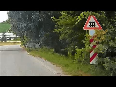 Passaggio a livello Neive (CN) # level crossing # passage à niveau # bahnübergang