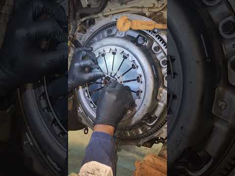 INSTALL NEW PRESSURE#CLUTCH KIT#flywheel# mechanical short videos