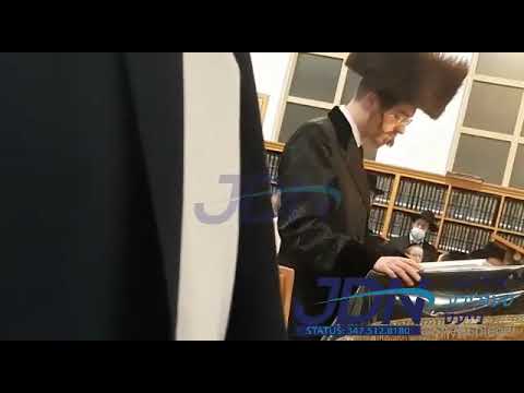 Sadigerer Rebbe counting sefira in Antwerp  Chol Hamoed Pesach 5781