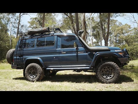 SAFARI ARMAX TOYOTA LAND CRUISER 70 Series Troop Carrier BLOOPY