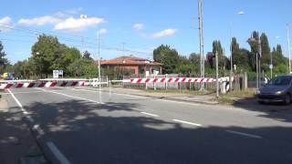 preview picture of video 'Passaggio a livello di via Naviglio in HD - Bagnacavallo (RA)'