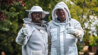 I Caught A Wild Swarm Of Bees With My Dad