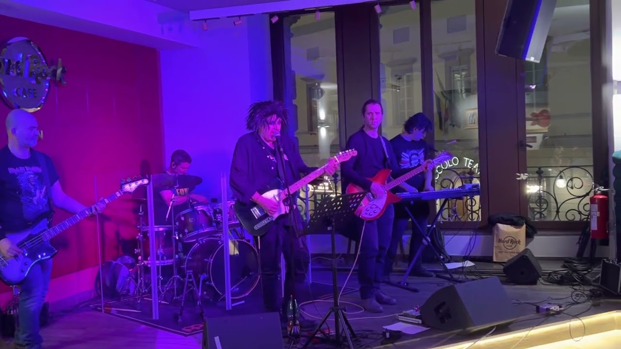 Just one kiss “ In between days “ Hard Rock Cafè Milano 07/03/2023