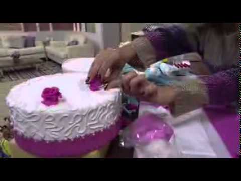 Mulher com 14 05 2013 Eleia Conti   Bolo fake em biscuit Parte 2 2