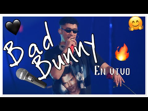 Bad Bunny en vivo at the Allstate Arena Chicago IL, viva Latino Spotify