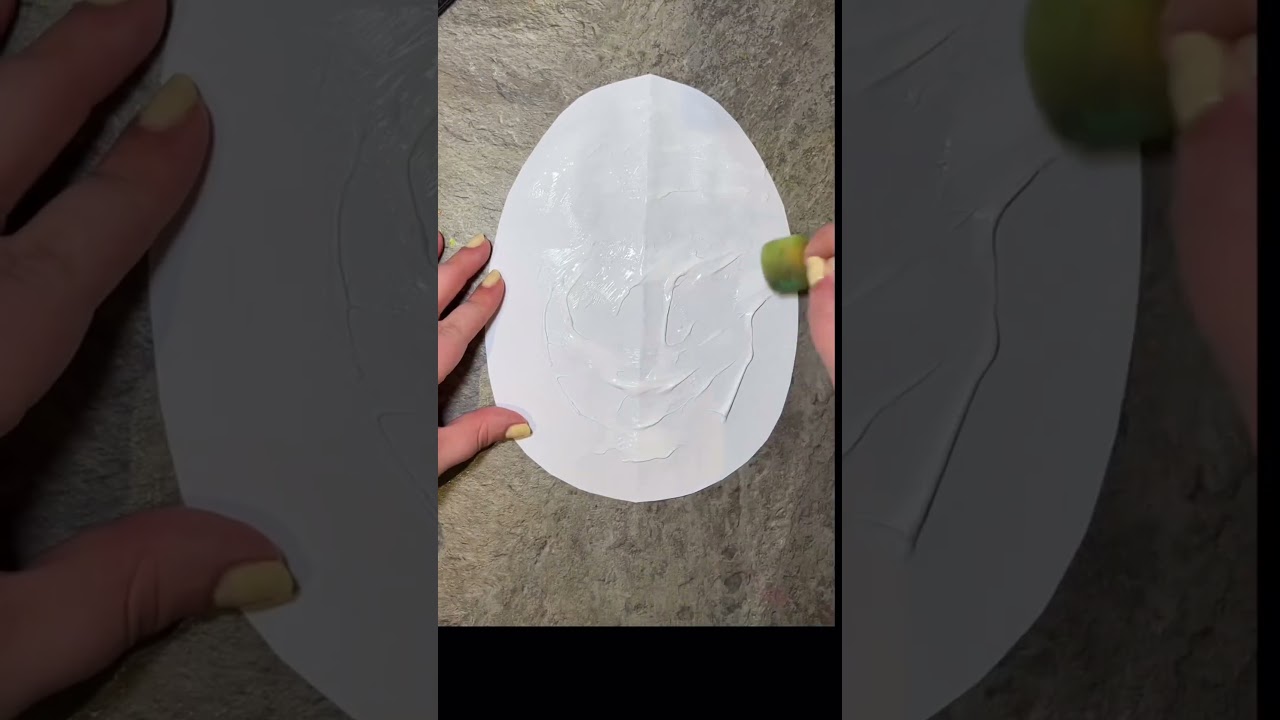 💕Such a pretty paper Easter egg craft! This one is so simple. 💕 #preschoolactivities