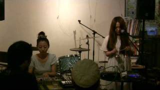 neohachi live @ Flying Teapot 2010/07/11