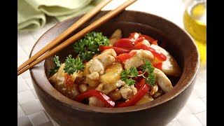 Przepis - Kurczak po chińsku z ananasem i papryką (przepisy kulinarne przepisy.pl)