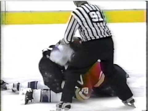 Laperriere vs. Hicks 98-99