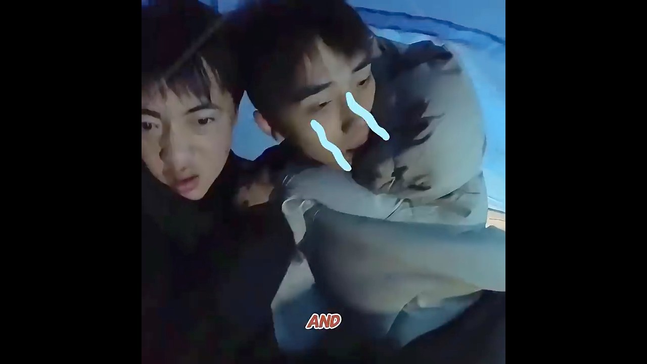 He actually drew a pair of socks on his friend's leg#movie #shortsfeed