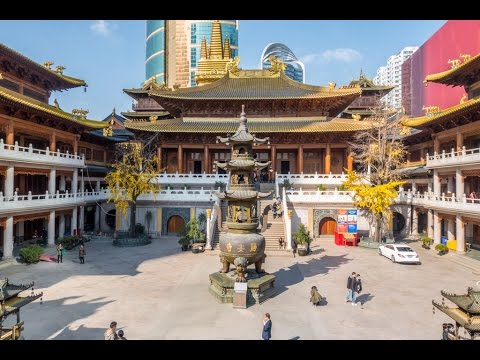 Templo Jing'an perto da West Nanjing Road em Xangai, China