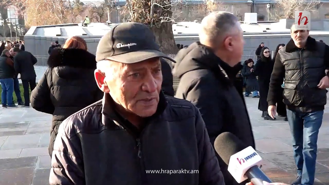 Կաթողիկոսը, երբ ամուսնացել ա, էդ ժամանակ ինքը Ռումինիայում ուսուցիչ էր