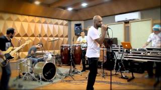 Popload Session: "Não Vou Ficar", Flavio Renegado (com Stevie Wonder + Tim Maia)