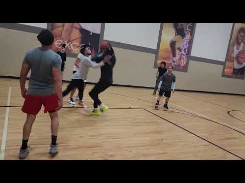 Lightskin dude showing out on Bucketmode  @Lafitness in orange park, FL 🤣👀🤦‍♂️