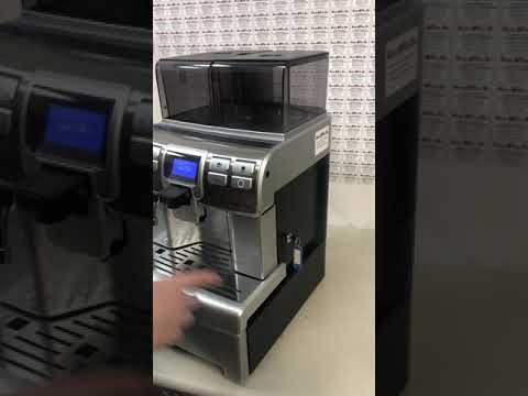 Очистка заварочного блока на Saeco Aulika