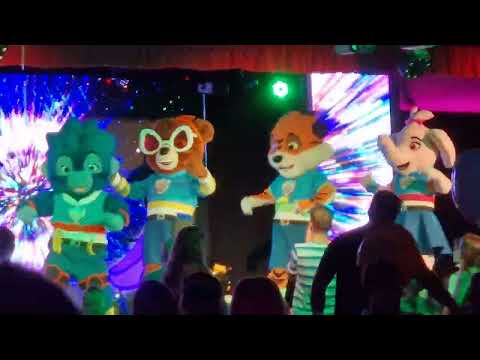 Seaside Squad // presthaven sands // Aug 2023