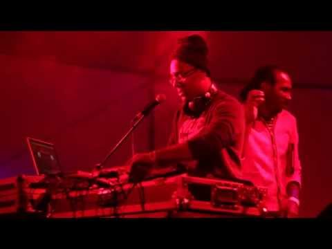 Dj Faya & Alcidio no Festival Azgo 2013 Case Graphics