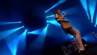 Sophie Ellis-Bextor - Groovejet / Sing It Back (Live in Jakarta)