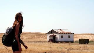 Alone in the Desert | Abandoned House Saved My Life