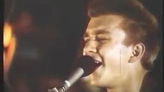 „Foje“. Laužo šviesa. Iš muzikinio filmo „Kažkas atsitiko“. 1986