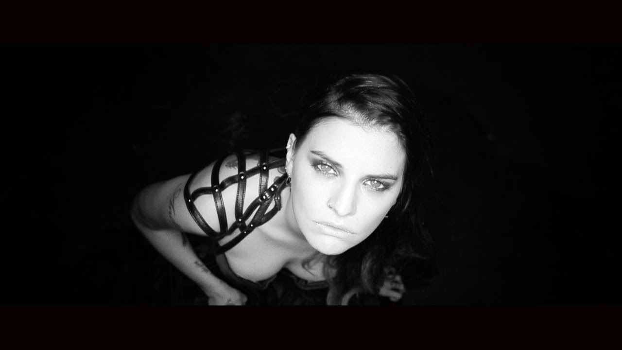 Juliet Simms — End Of The World