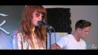 Florence and the Machine - Shake It Out (LIVE)