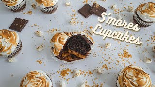 S’mores Cupcakes with Gooey Chocolate | Cupcake de S’mores
