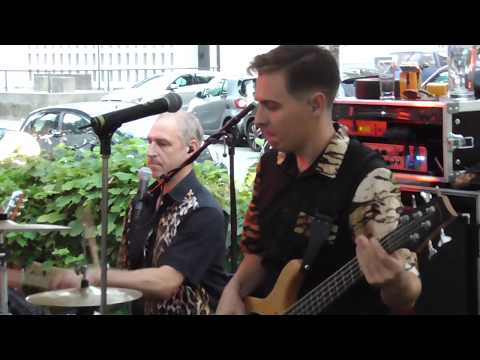 Cagey Strings 2018 im Troja - Tush