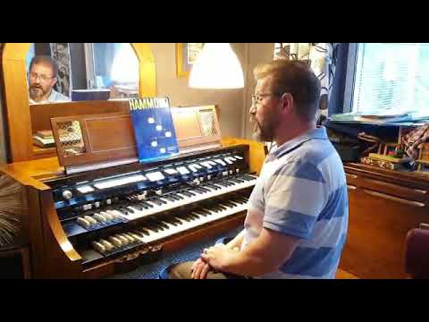 Hammond Organ valve drawbar console H112 for sale