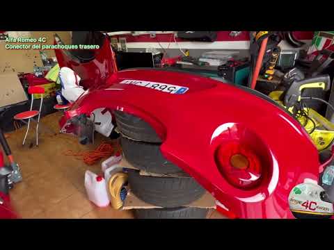 Alfa Romeo 4C Mejora parachoques trasero instalo conector IP68 conexión rápida y segura.