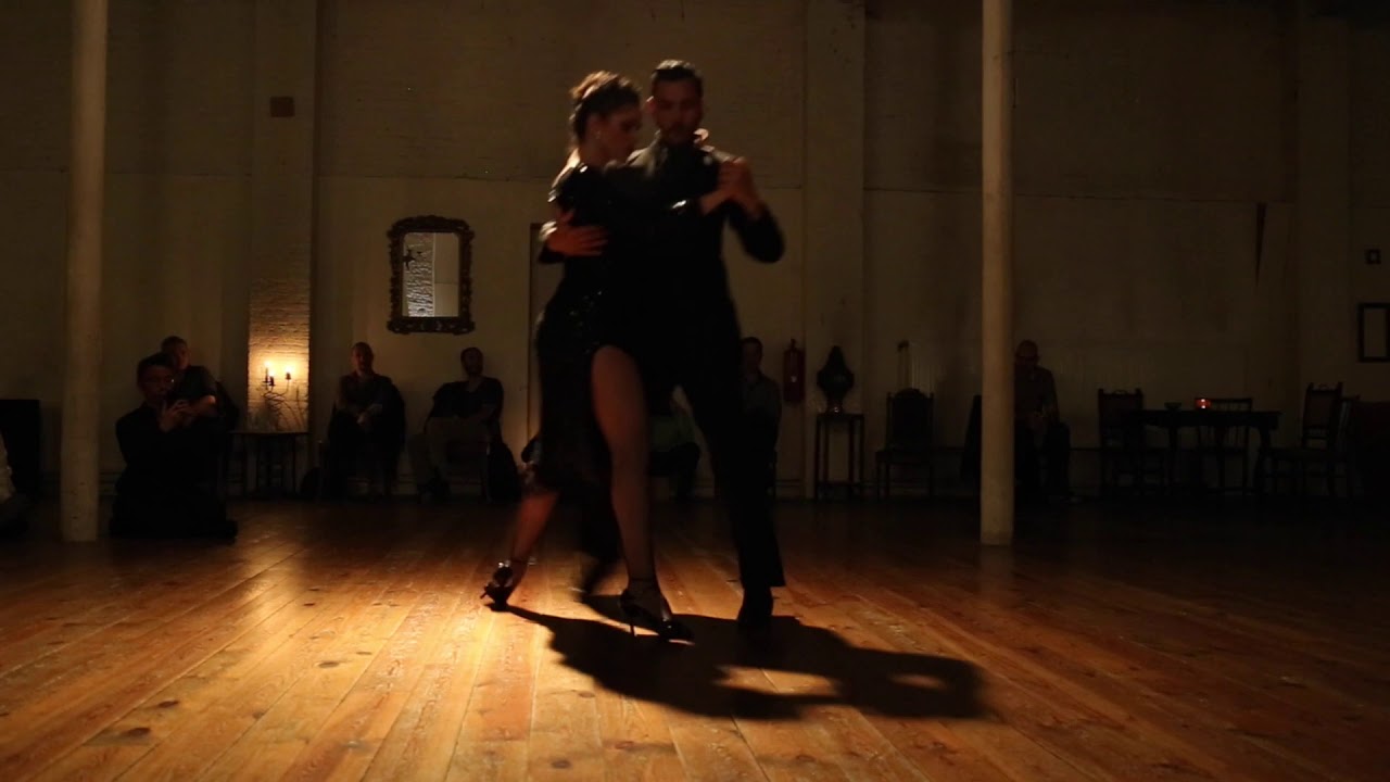 Clara Silveira y David Samaniego - Gallo Ciego