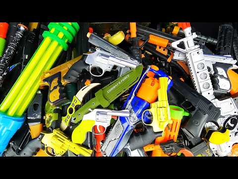 INSANE Box of Toy Guns! Pistols, Rifles, Shotguns, Revolvers & Water Blasters Huge Toy Weapon Collec