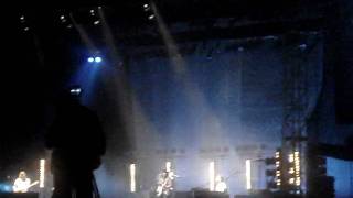 preview picture of video 'Arctic Monkeys-Estadio Azteca- My Propeller/Crying Lightning- 21.04.2010'