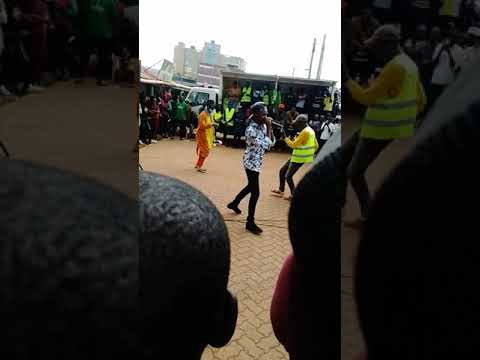 Vickyoung performing chinkondi