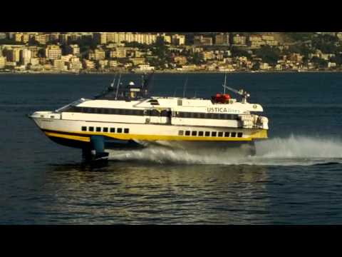Hydrofoil "Foilmaster Adriana M" at full trottle in the strait of Messina