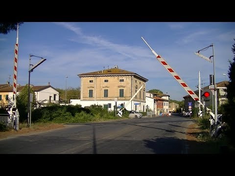 Spoorwegovergang Ponte A Elsa (I) // Railroad crossing // Passaggio a livello