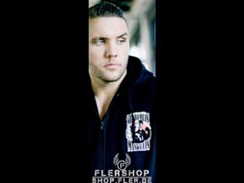 Kay One Feat. SK Ekrem , Cahit , Blacklife , Kseyf S & Keyp - Fick die Polizei