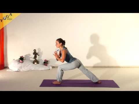 Heldendreieck Variation mit hinterer Ferse zum Boden