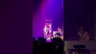 Barry Manilows “A Gift. Of Love V Christmas Benefit Concerts