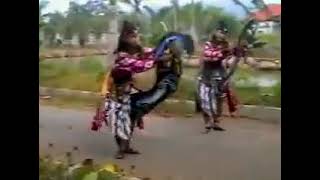 Download lagu (HERI BEDOR NDADI👹) JARANAN SENTEREWE DANGDUT KREASI SAFITRI PUTRO Gedangsewu Boyolangu Tulungagung mp3 Download lagu (HERI BEDOR NDADI👹) JARANAN SENTEREWE DANGDUT KREASI SAFITRI PUTRO Gedangsewu Boyolangu Tulungagung mp3