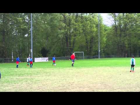Overmaas F1 tegen Zwervers, IJVV F1 op 09-05-2015 4-0 (2-0)