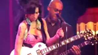 Amy Winehouse - Cupid live at Zenith (Paris)